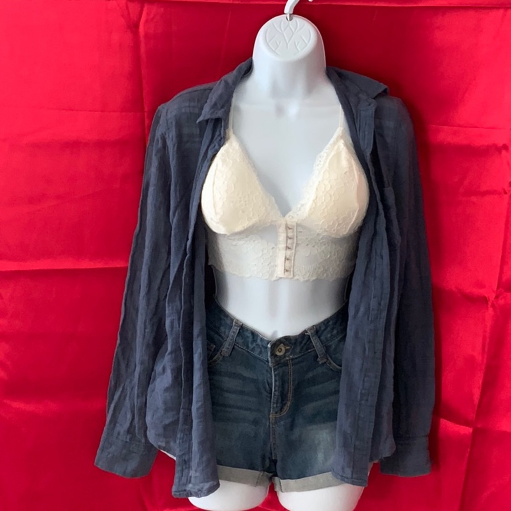 Three pieces jeans short, bracier and blouse